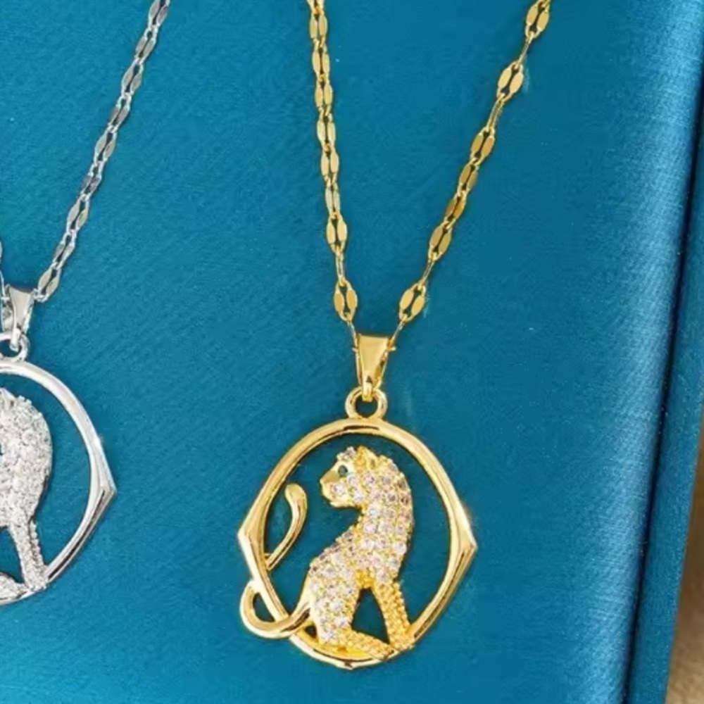 18K Gold Panther Diamond & Emerald Inlay Leopard Pendant Necklace No Fade - Picture 5 of 5